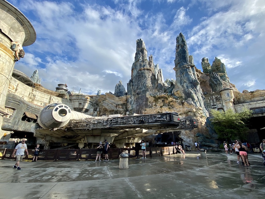Millenium Falcon Star Wars Galaxy's Edge Hollywood Studios